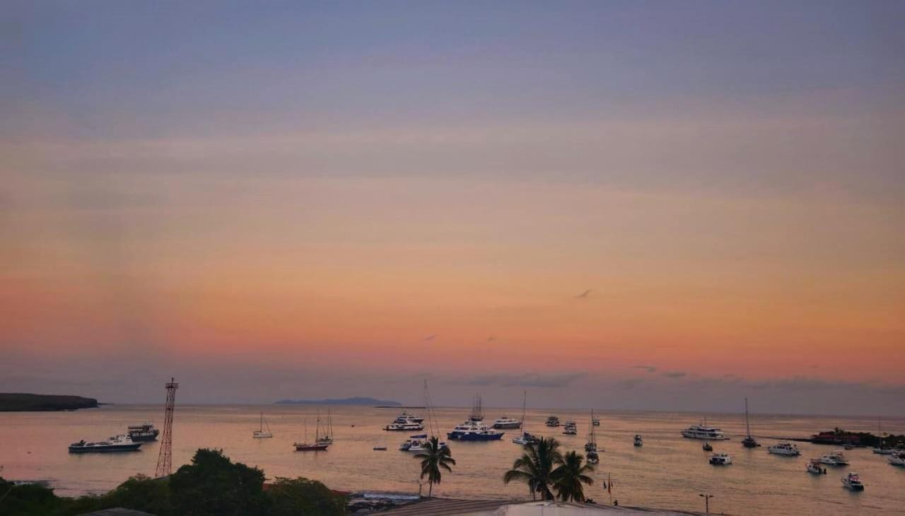 Casa Ocean Pier Bed and Breakfast Puerto Ayora  Eksteriør billede