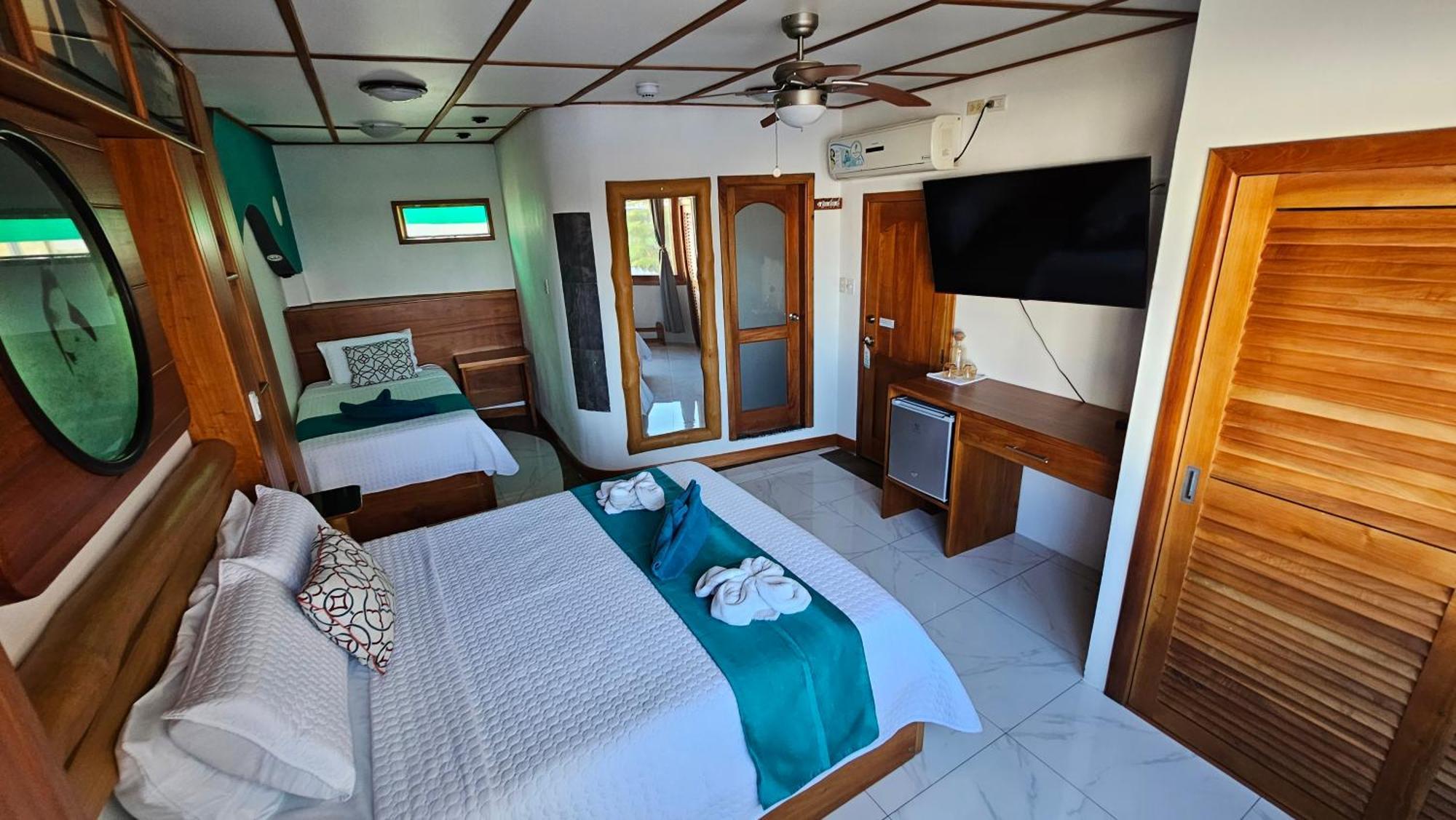 Casa Ocean Pier Bed and Breakfast Puerto Ayora  Eksteriør billede